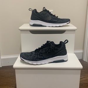 Nike Air sneakers previously worn too tight in the toes for me great condition